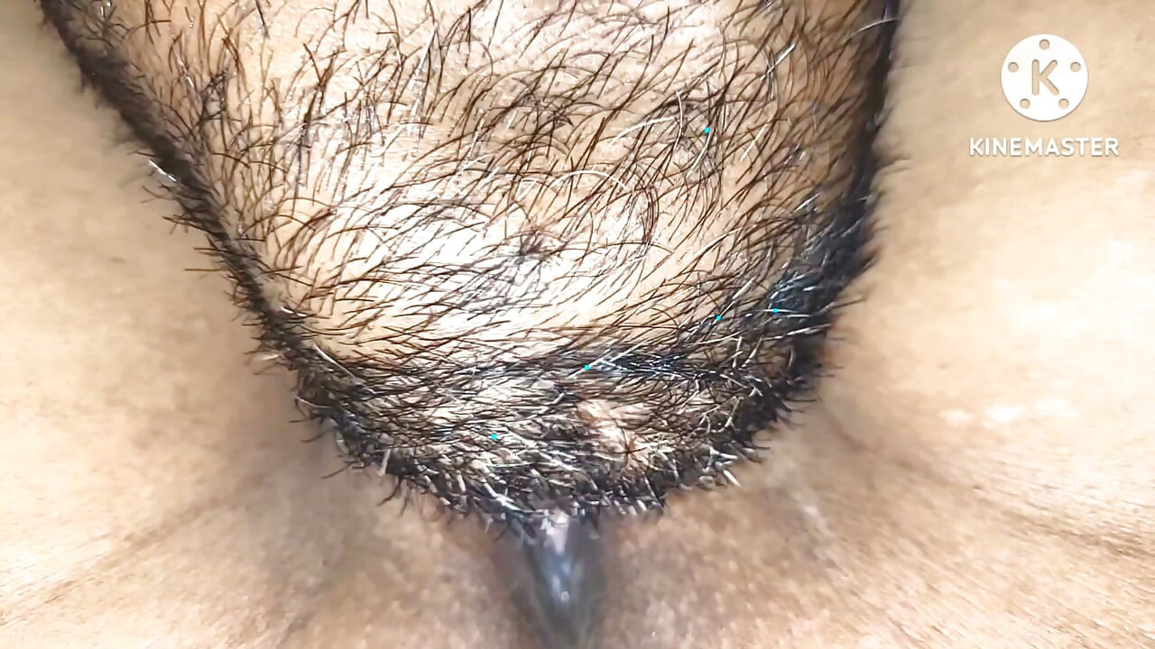 My stepsister moaning louder when I bite her pussy during Licking