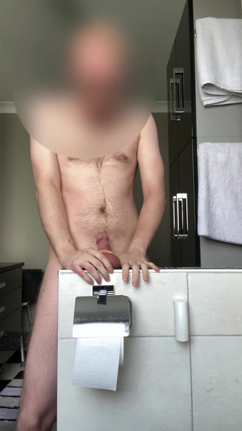 Kultni trenutak iz "Hard Ballbusting On 40+ Days Denied Balls With A Mallet"