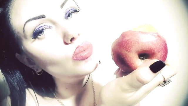 Sexy Pink Lips & Juisy Apple