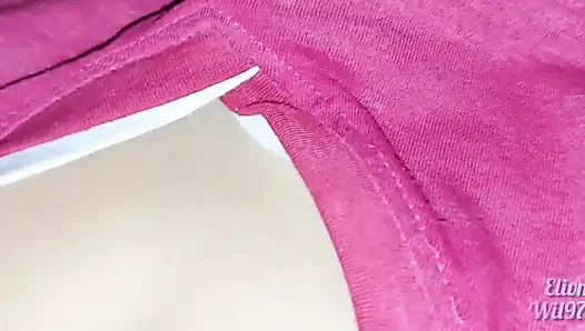 XXX desi, meine stiefschweette lässt mich mit ihrer muschi spielen, wenn sie zu besuch kommt, sie geht auf mein bett