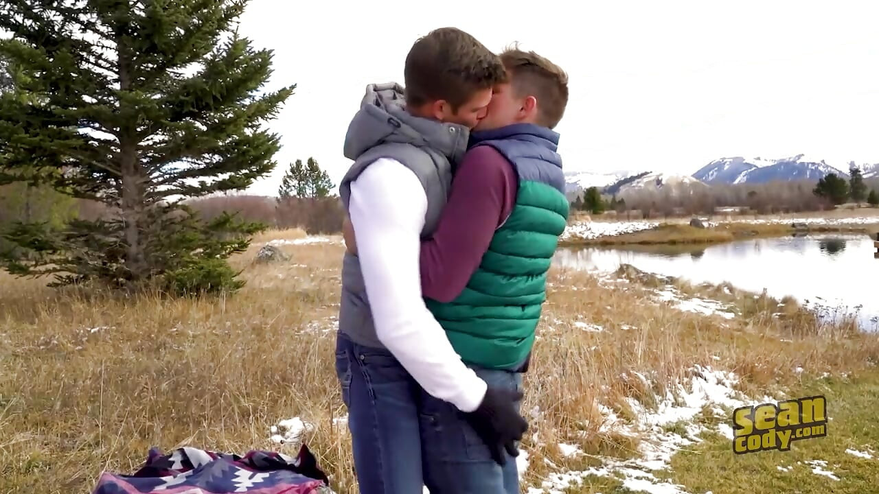 Sean cody - sesi hot bareng dean dan dillan di luar ruangan!
