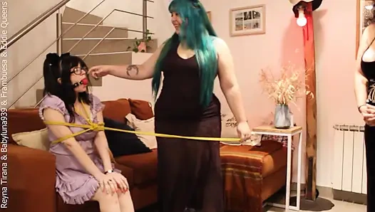 3 cadı (biri hamile) beni kullanıyor ve şeytanı çağırmak için beni hizmetçi olarak giydiriyor