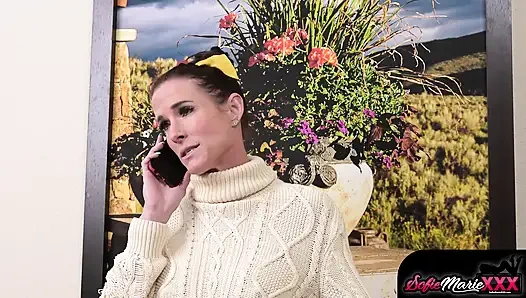 Милфа-брюнетка Sofie Marie не может помочь, но поддаться диким ощущениям