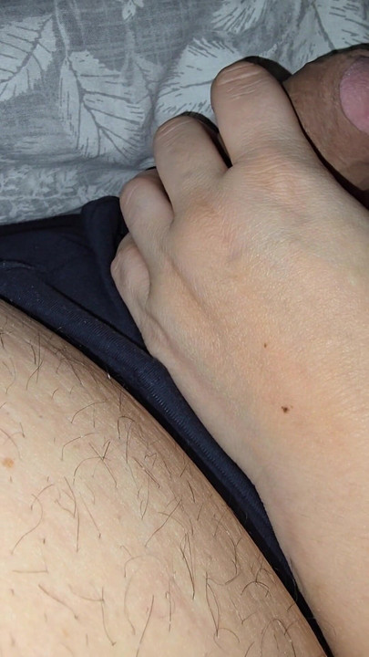 Мачеха Каждый раз, когда она тянет яйца, пасынок сквиртует, кончает или нет | Клип 1