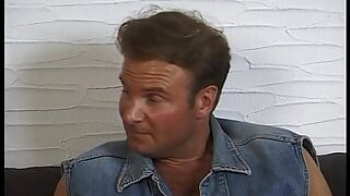 Lo sperma fa bene alla pelle, la MILF vuole tutto in faccia