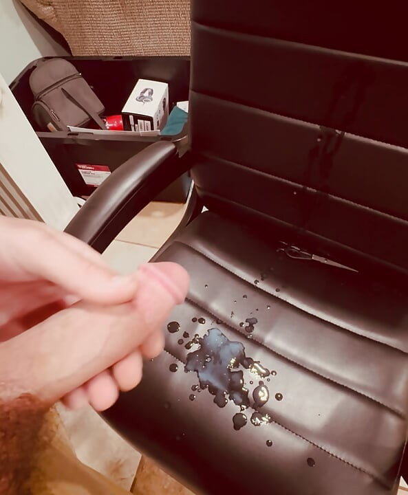 Guy randomly starts leaking and blasting cum out of nowhere