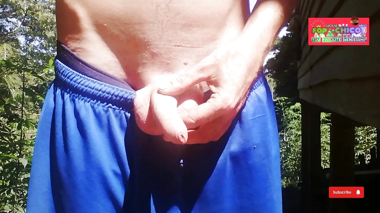 Novi kanal posvećen samo pišanju mladog kurca