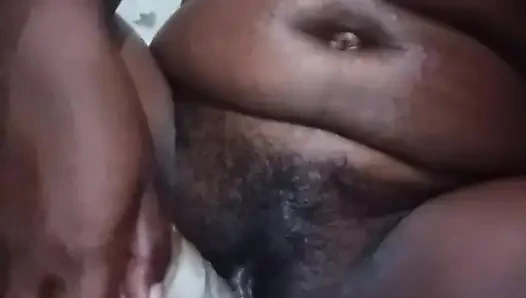 Hintli kadın yapay penisle tam zevk alıyor