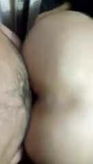 mi esposa divertida con un amigo