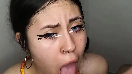 Aku nyepong kontol pacarku sampai dia crot di toketku - blowjob amatir dan crot sperma