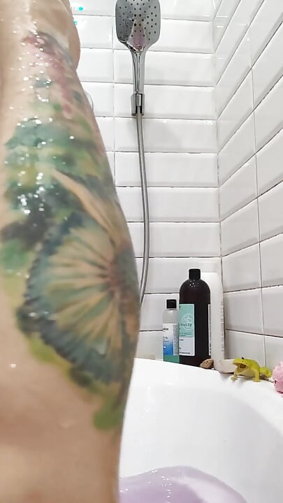 Explore My Hairy Body in the Bathroom