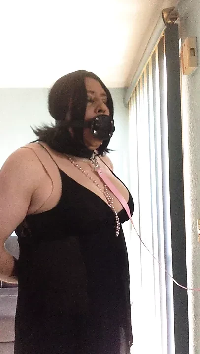 oyuncak bebek crossdresser