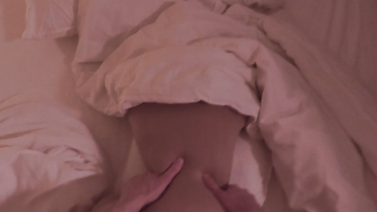내가 이렇게 소리 내면서 너한테 박아 넣을 때면, 네 보지가 정말 그리웠다는 걸 알겠지