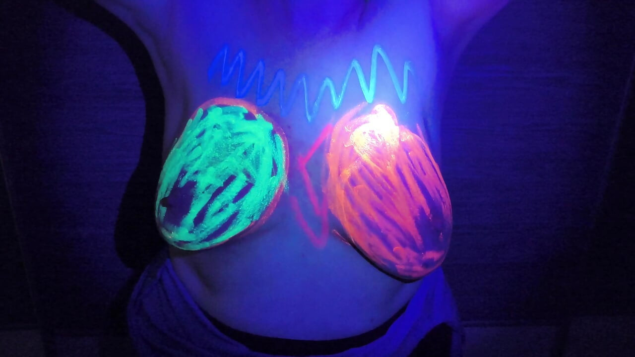 Her tits glowing in the dark