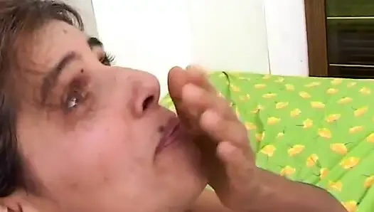 Tatlı genç kız emecek sert yaraklar buluyor - dvd