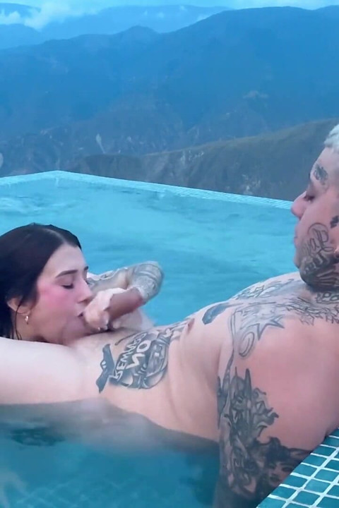 Tinder Date Ends in Outdoor Sex with Chicamocha Cannon in the Background