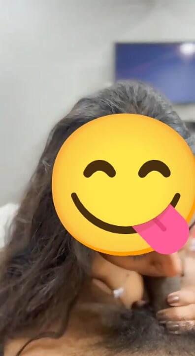 החברה שלי עם שדיים גדולים ותחת גדול מקיימת סקס פסיונטי בלתי ייאמן.