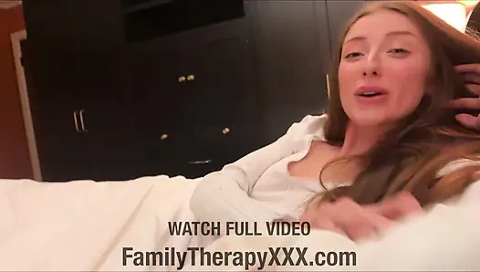 Bett im Bett mit rothaariger stiefschweine - Lola Grant - Familientherapie - Alex Adams