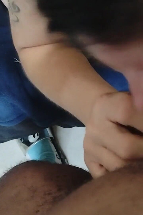 بي بي سي في فمها