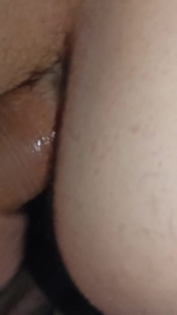 我年轻的菊花被爸爸的大鸡巴射精了！