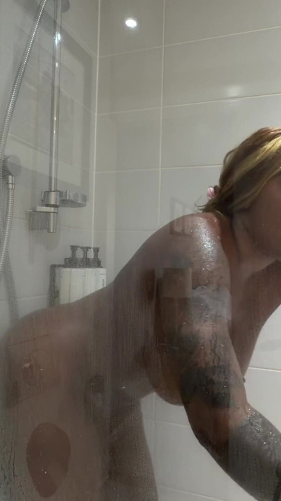 Black Girl Solo Shower Dildo Play - UK Ebony Xeinna Rose