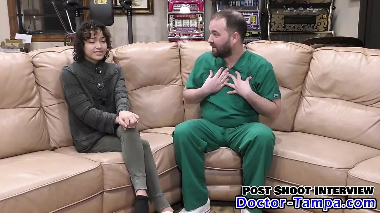Dr Tampa - Brooklyn Rossi's 1st Gyno Exam