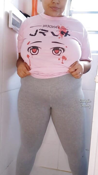 BBW Ebony Peeing on Leggings