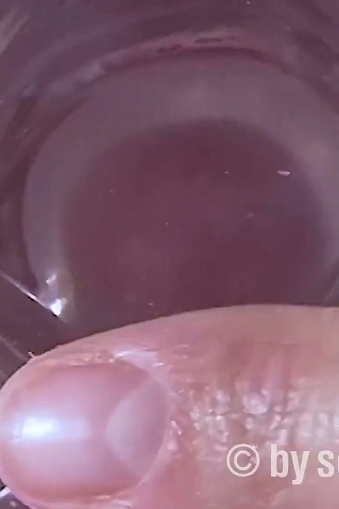 Koyu Saçlı Genç Kızı Sahilde Dildo Ile Dövdü