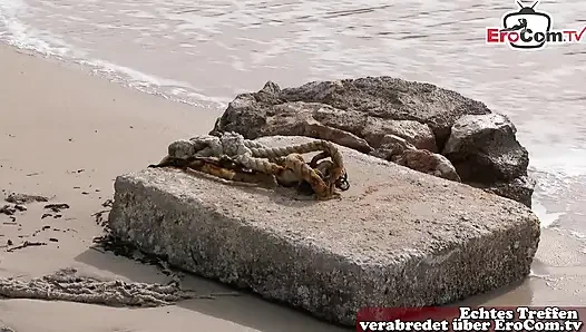 German outdoor blowjob of two women on vacation in Mallorca