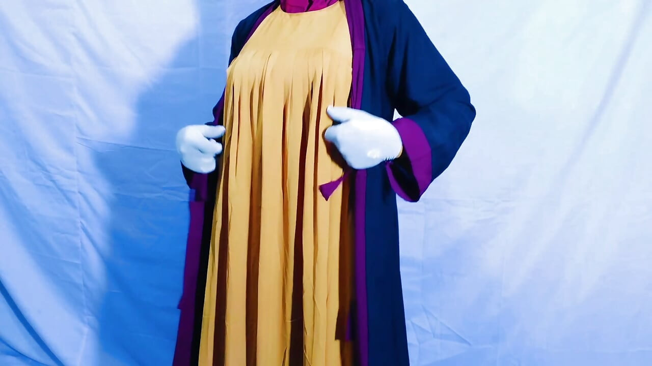 Uma mulher indiana muito bonita, de hijab, passa a noite com um homem que não é o marido.