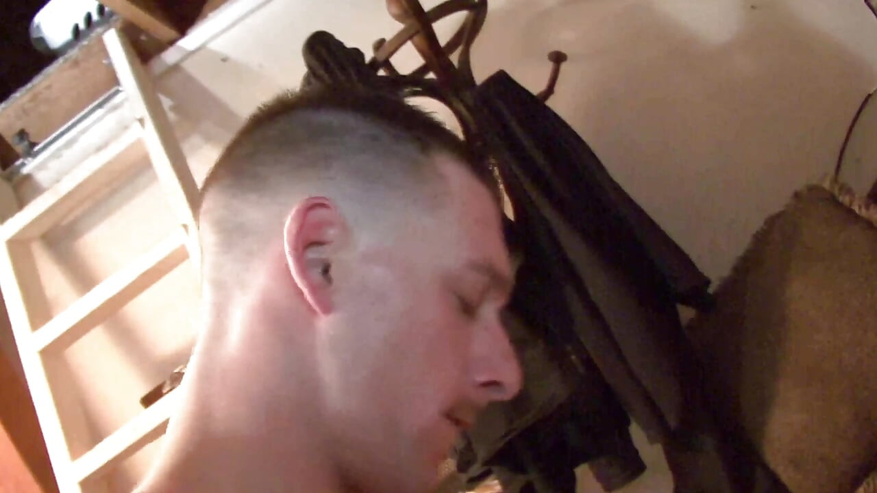 Fodida duro pelo pau grande do amigo hetero muy