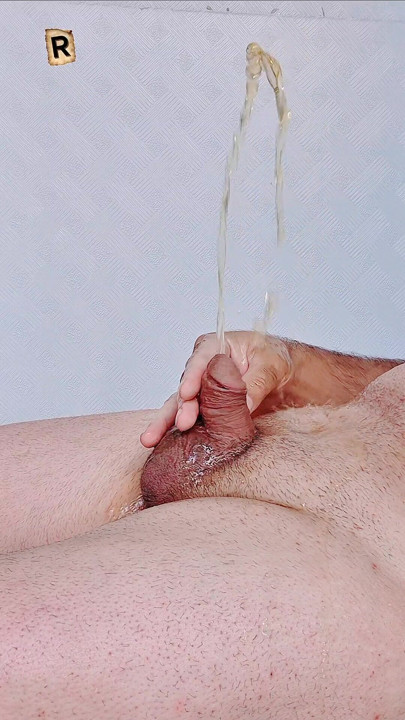 "나는 나 자신에게 소변을 보고 있어."