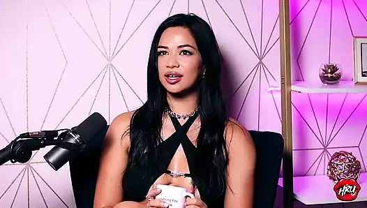 Dari putri pendeta ke rising star: scarlett alexis ngangkang