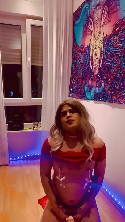 Sissy Femme Sandy Solo play. Nipple play, Ass to mouth and self degradation