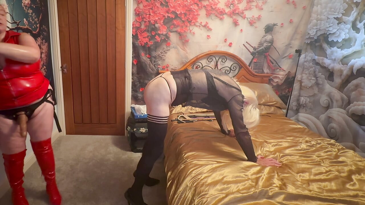 Domina Satana, gives Melanie a good quick legging for the slutty whore!