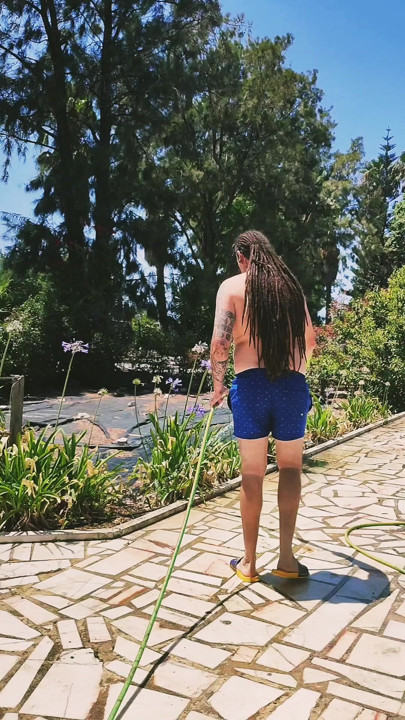 Sorprendí al jardinero