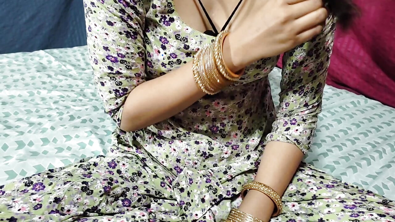 Polubrat je jebao svoju polusestru nakon samo njenog braka puna hindi audio igra uloga