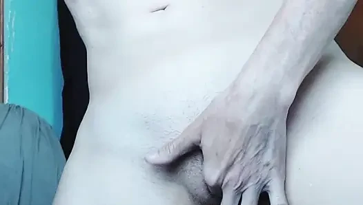 Tante seksi lagi asik fingering memek beceknya - close up