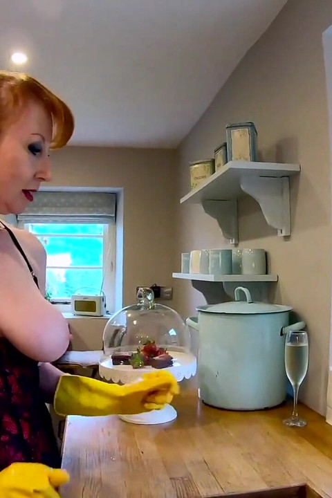 Domestic Goddess!