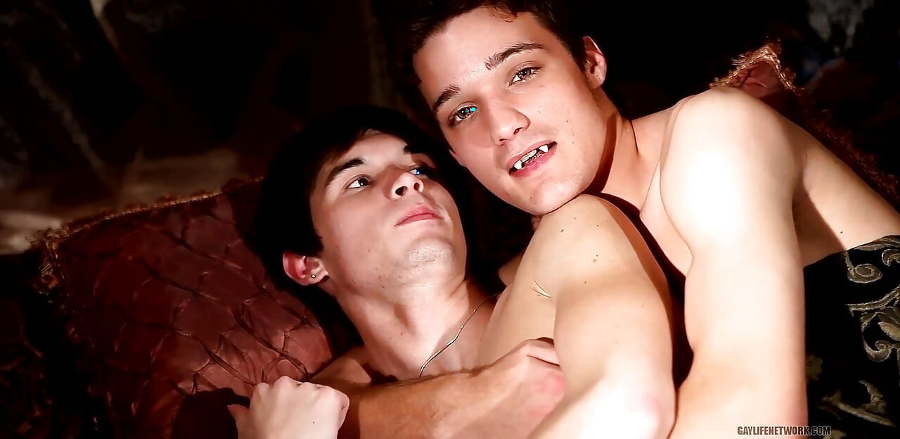Krys Perez & Skyelr Bleu Chat While Cuddling in Bed