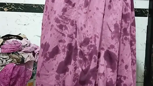 Priya bhabi seksi tarz vücut gösterisi