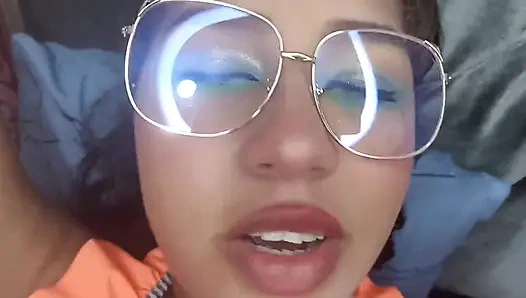 Cewek spanyol bantuin tetangganya pecah perawan