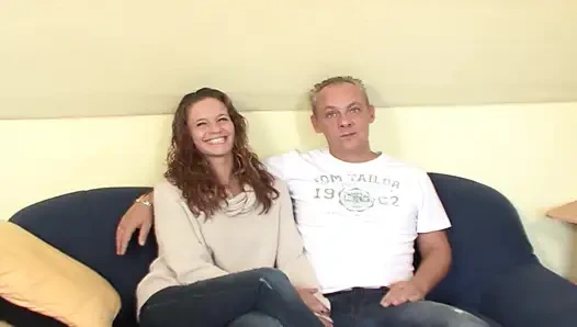 Pelacur seksi jerman dientot habis-habisan di seks threesome yang luar biasa