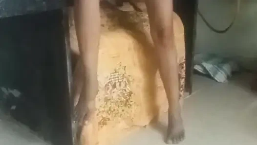 Ghar ki party main madarchod pati ka dost aya aur chod gaya mujhe