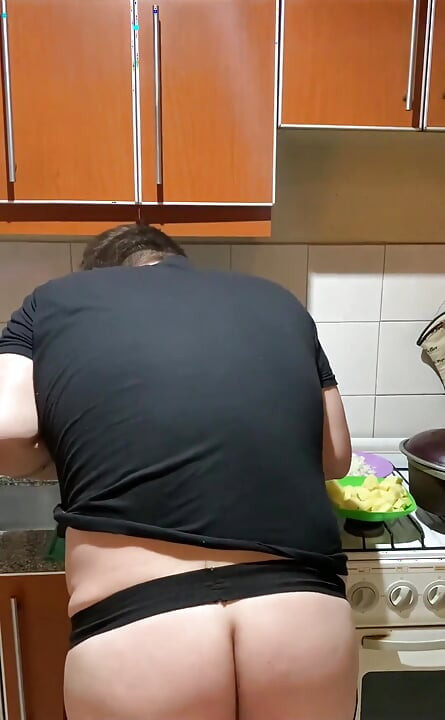 I like to cook and to cum