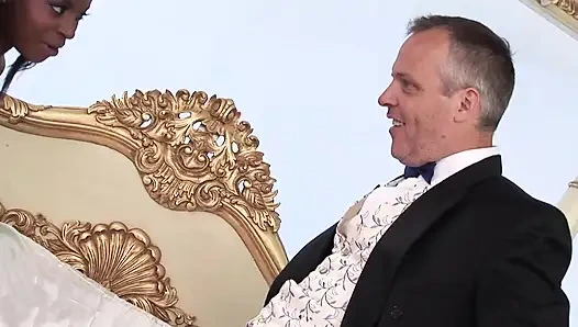 Duygusal zenci gelin sağdıcı tarafından sikiliyor