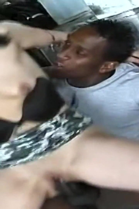 Las grandes aventuras británicas de Omar: chicas de chatarrería (2002)