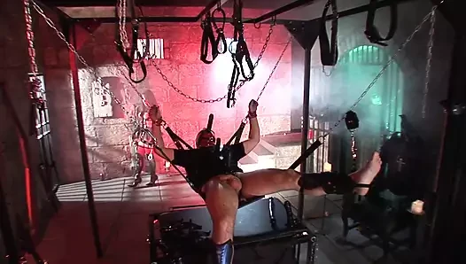 Valery Summer a horny woman gets her pussy fucked