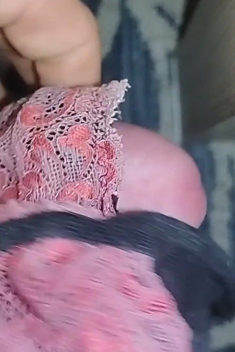 我从邻居那里偷来的脏内裤