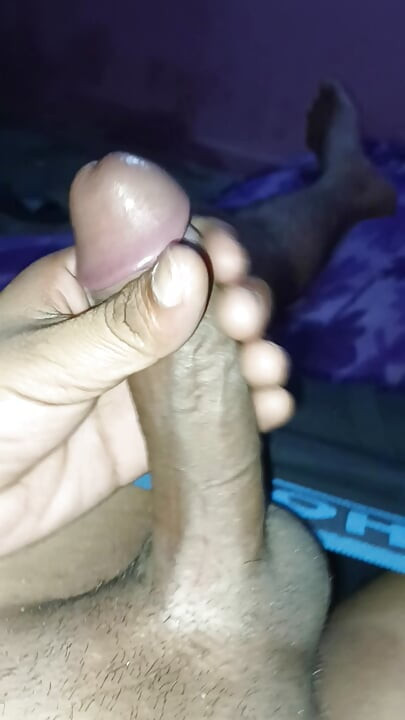 一名印度年輕男孩自慰